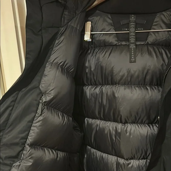 Men’s Lululemon XL Black Cold City 600-Down-Fill Parka with Hood - Picture 6 of 8